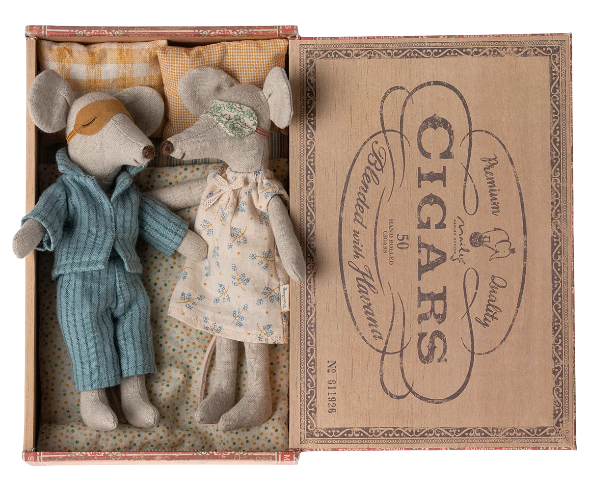 Mom and dad in cigar box