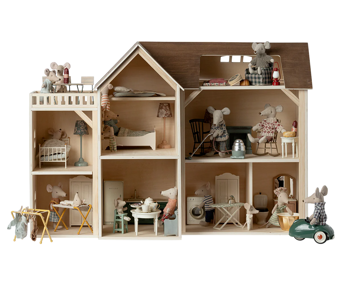 Preorder Mouse hole Farmhouse. Arrival September 2026